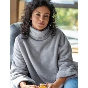 Soft Surroundings Medium Glacier Plush Fleece Pullover Soft Gray Long Sleeves